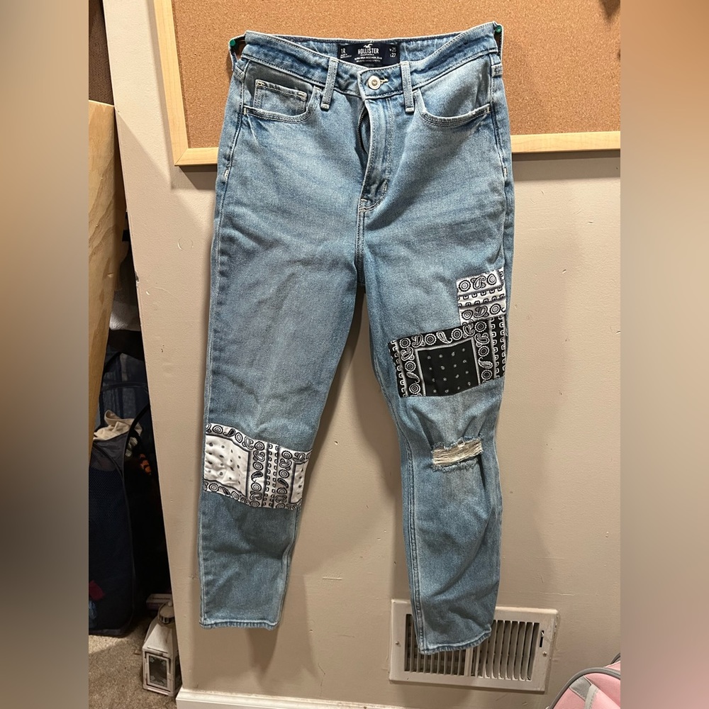 Hollister ultra high rise mom jeans with patches